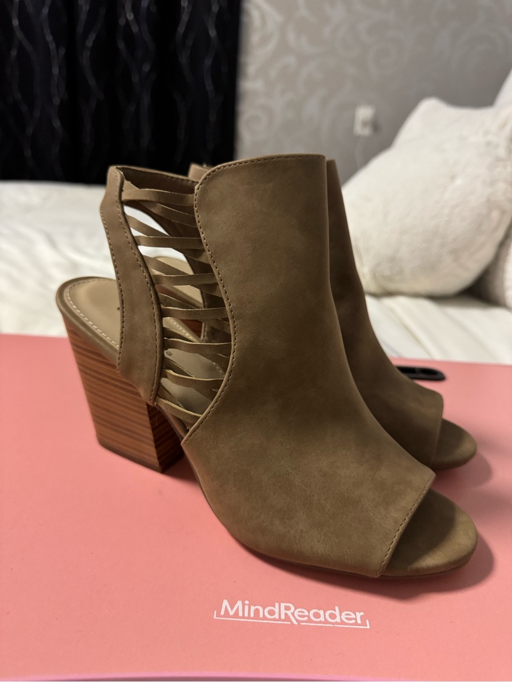 Women’s Tan Peep-Toe Block Heel Shoes